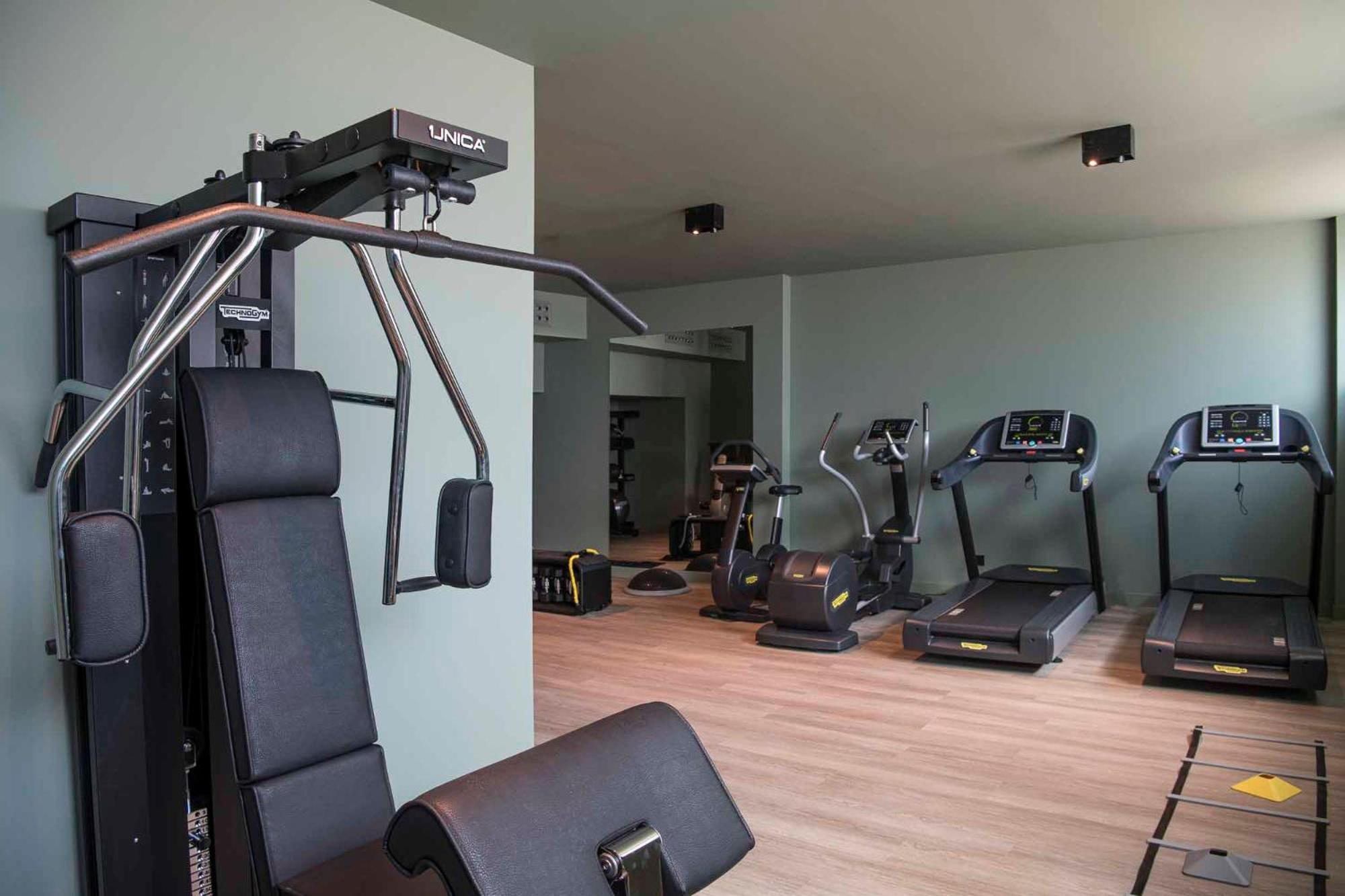 Columbus Urban Resort Флоренция Экстерьер фото The gym at the hotel