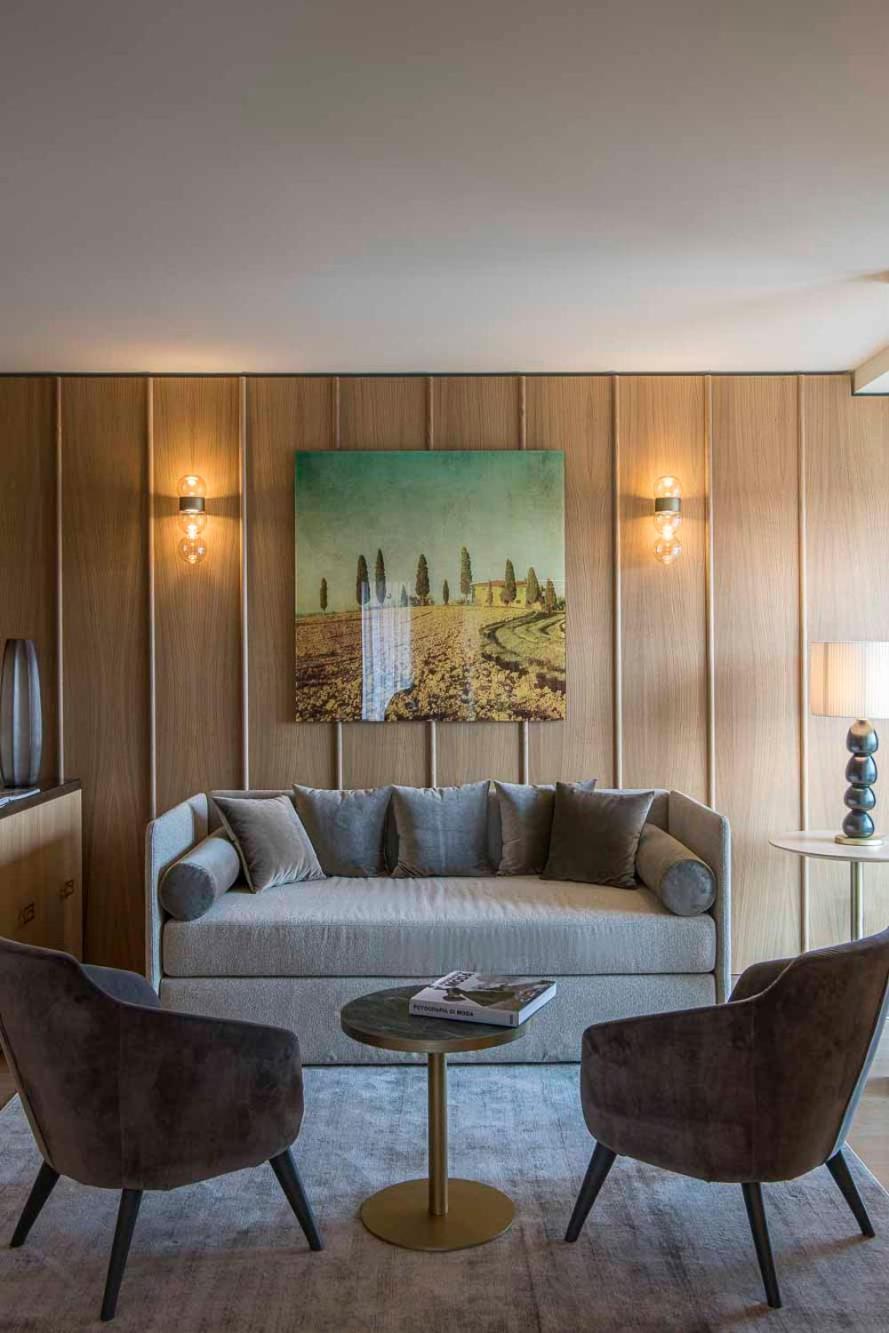 Columbus Urban Resort Флоренция Экстерьер фото A wall paneling
