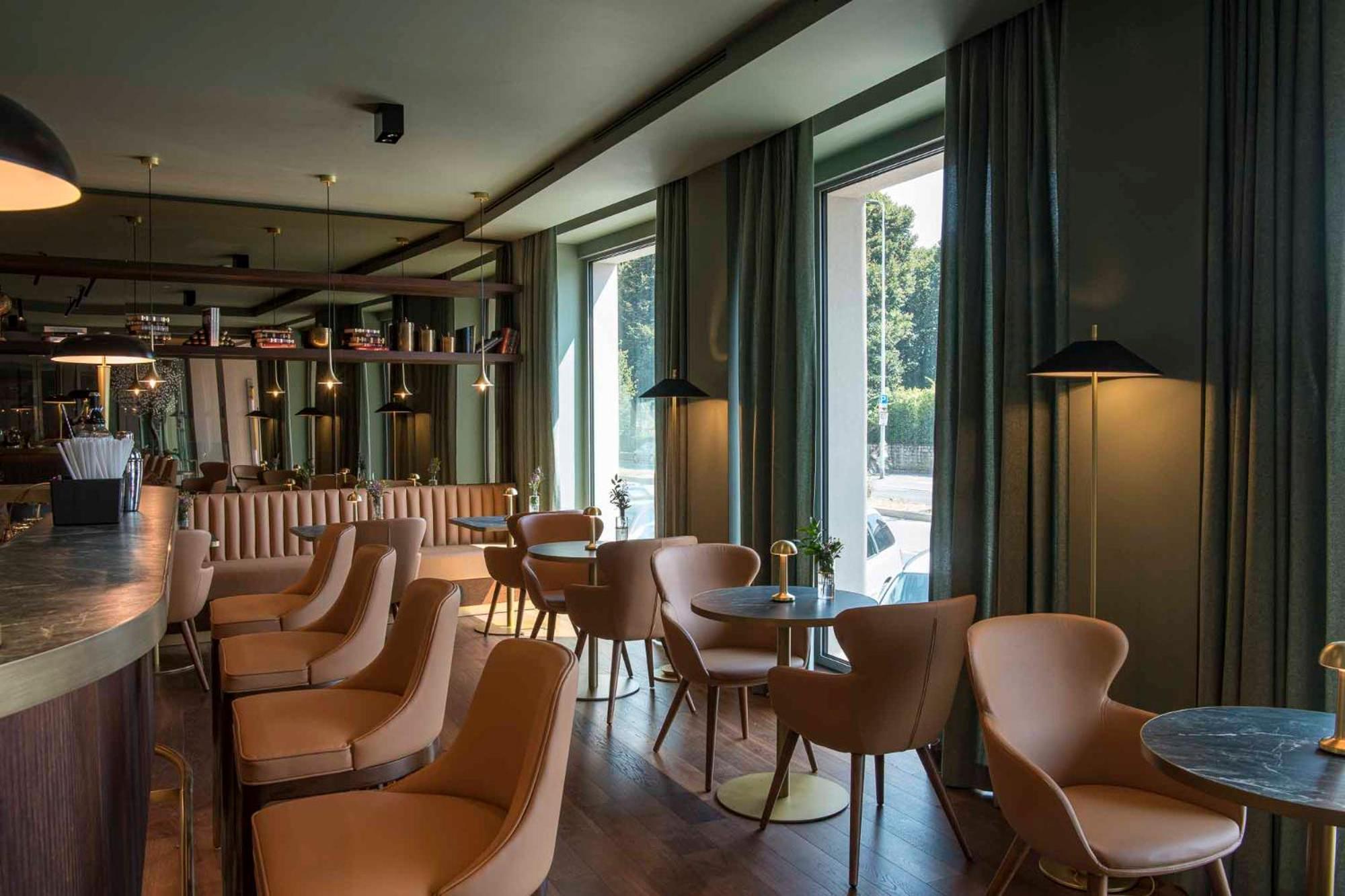 Columbus Urban Resort Флоренция Экстерьер фото The interior of the restaurant