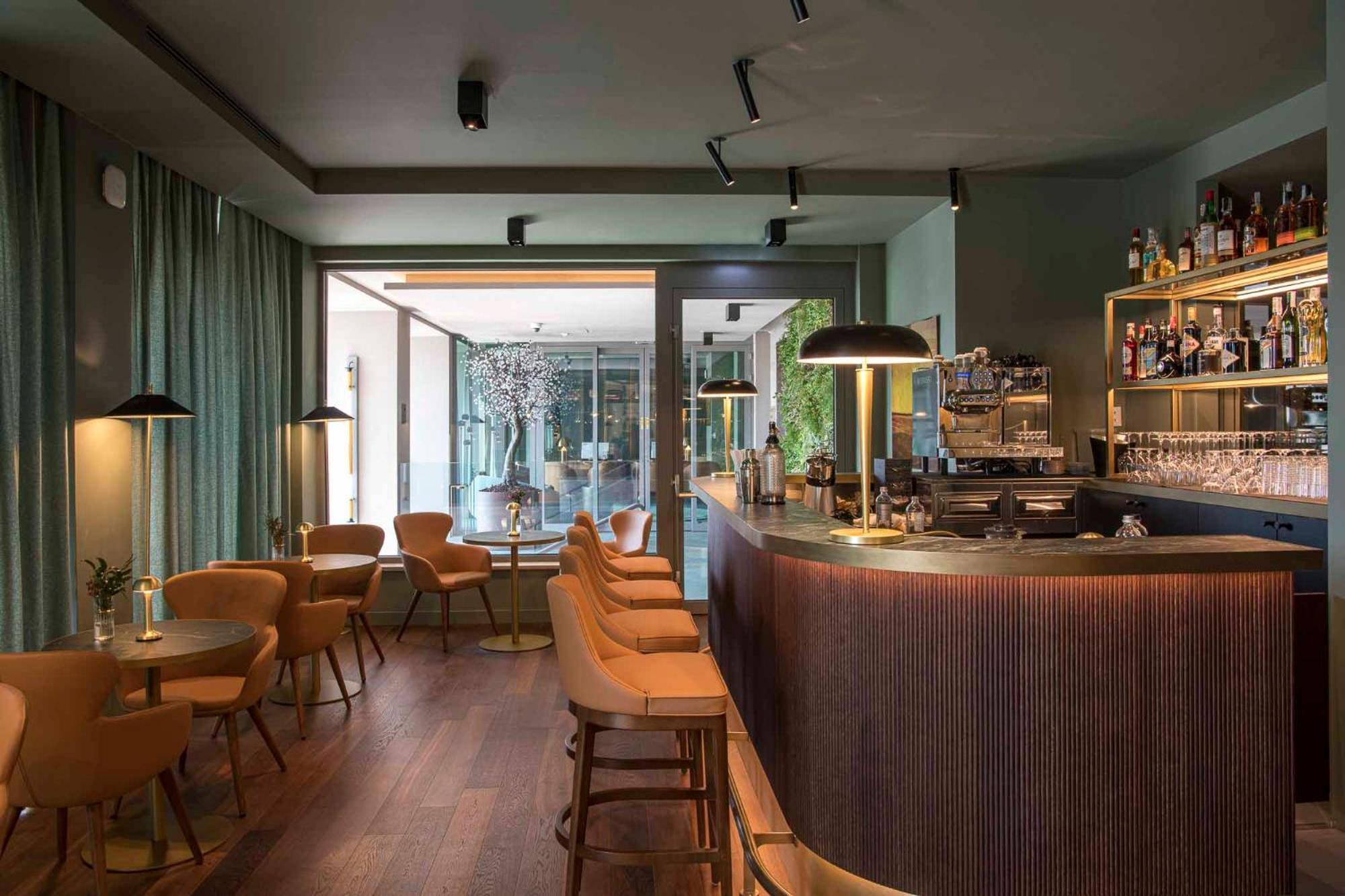 Columbus Urban Resort Флоренция Экстерьер фото The bar at the Hotel