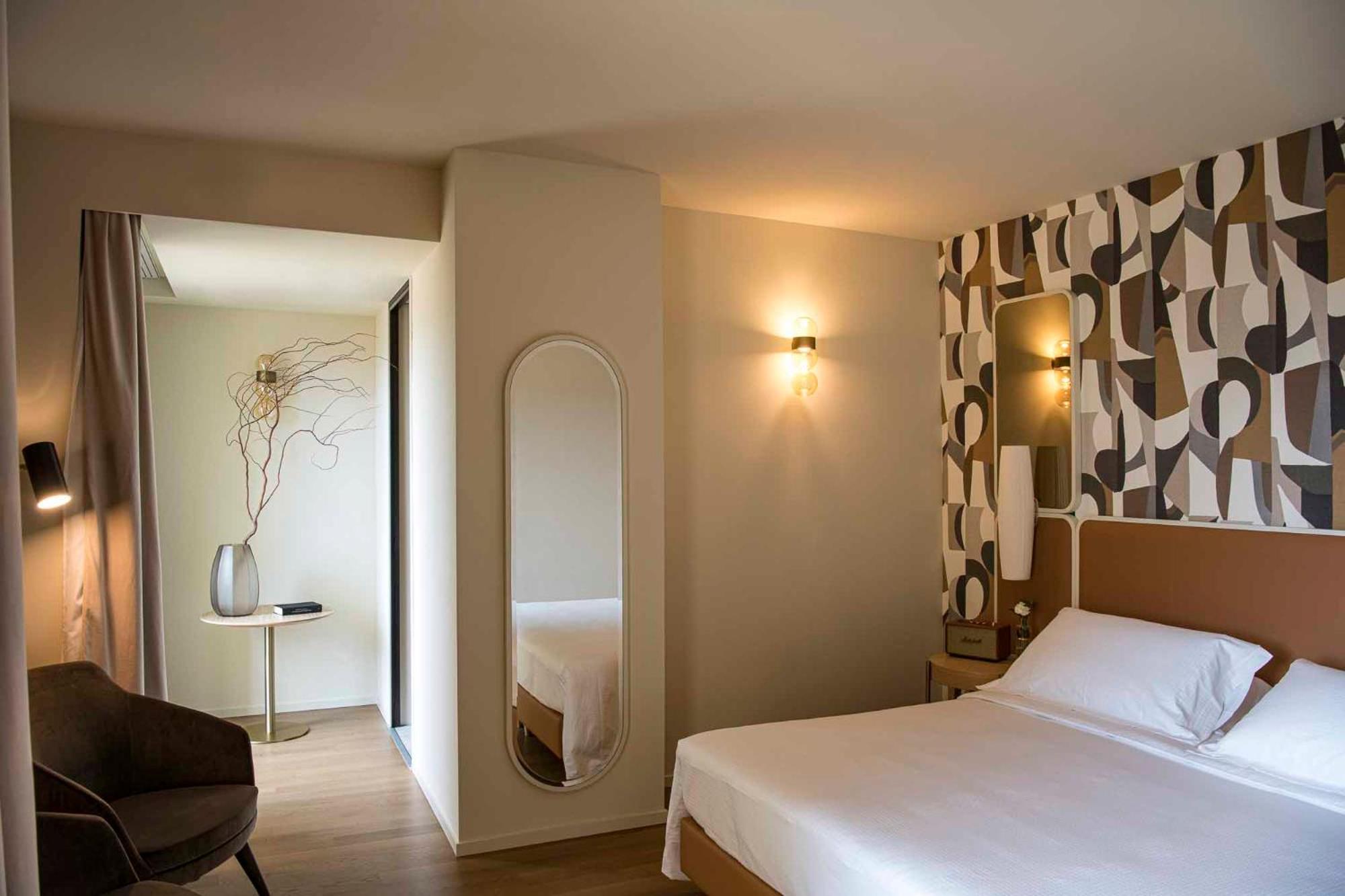 Columbus Urban Resort Флоренция Экстерьер фото A room at the hotel