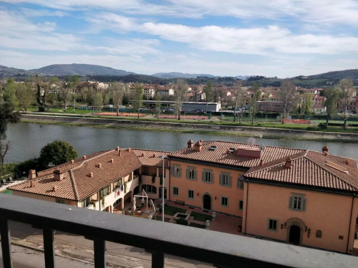 Columbus Urban Resort Флоренция Экстерьер фото View of the Arno from the museum